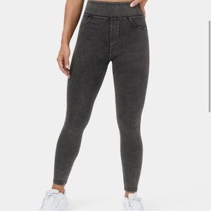 HALARA stretchy denim high waisted leggings pockets black small